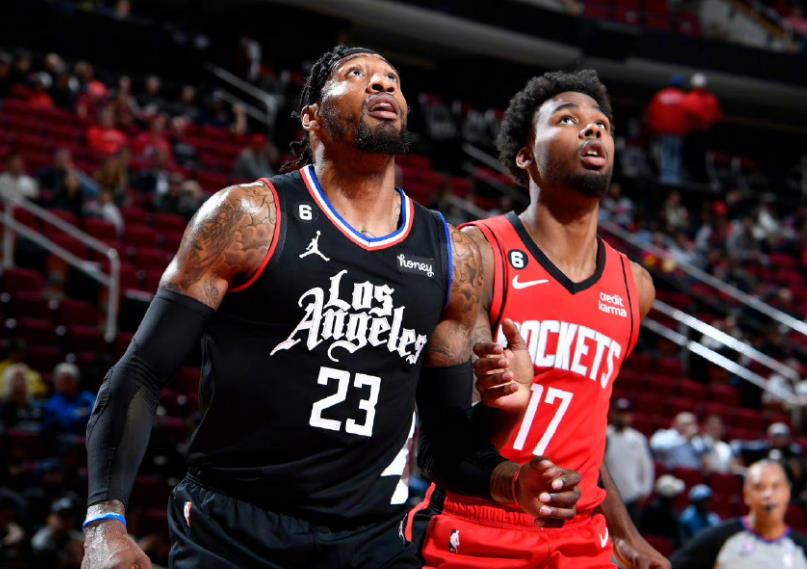 马刺鏖战火箭，米切尔制霸全场