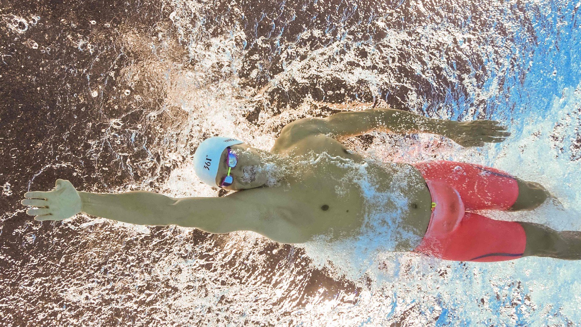 开云足球直播-当波兰铁骑轻取黄色潜水艇，格纳布里已在欧冠之巅亮剑—现代足球的胜利辩证法