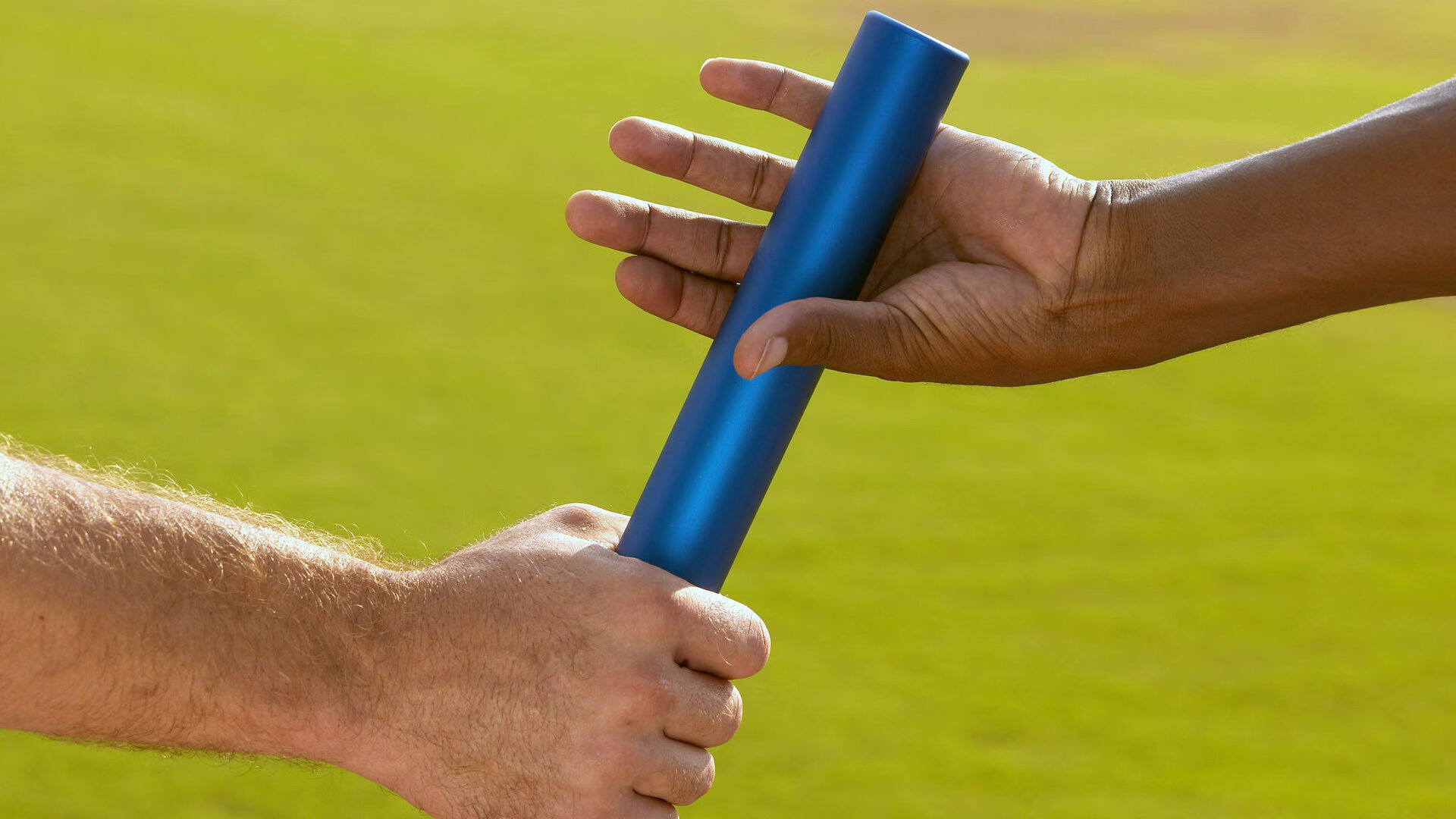 梅赛德斯绝杀红牛二队，周冠宇关键制胜，一场改写格局的经典战役